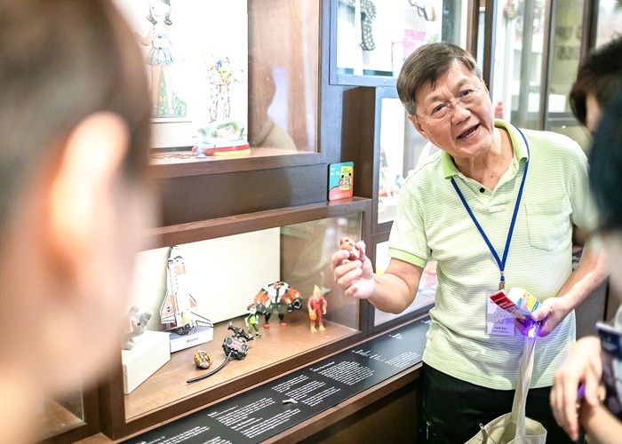 Senior-friendly tours at the museum