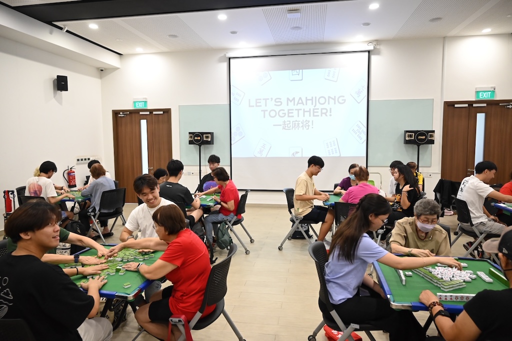 Playing mahjong together