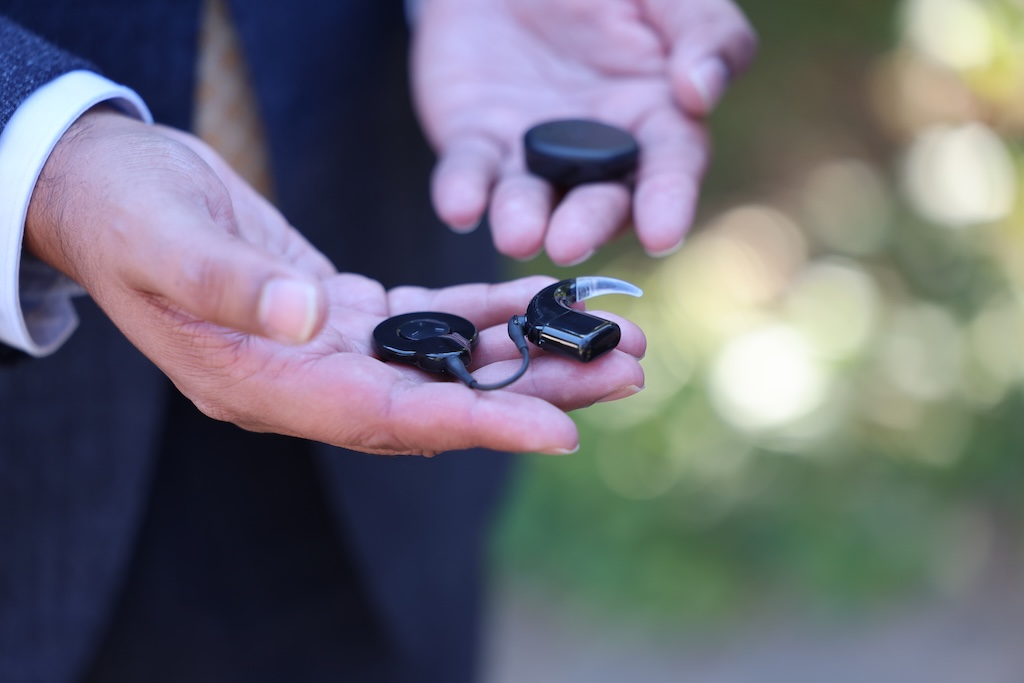 A smart hearing implant system